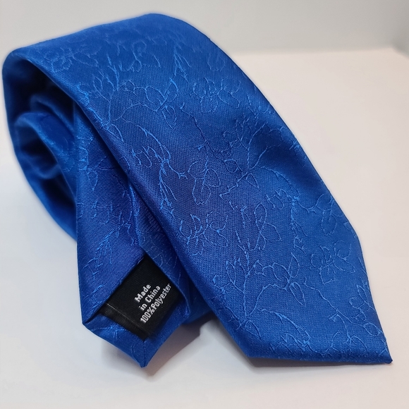 J.Ferrar Blue Tie. New Without Tags. Comes with Tie Clip. - Picture 2 of 7